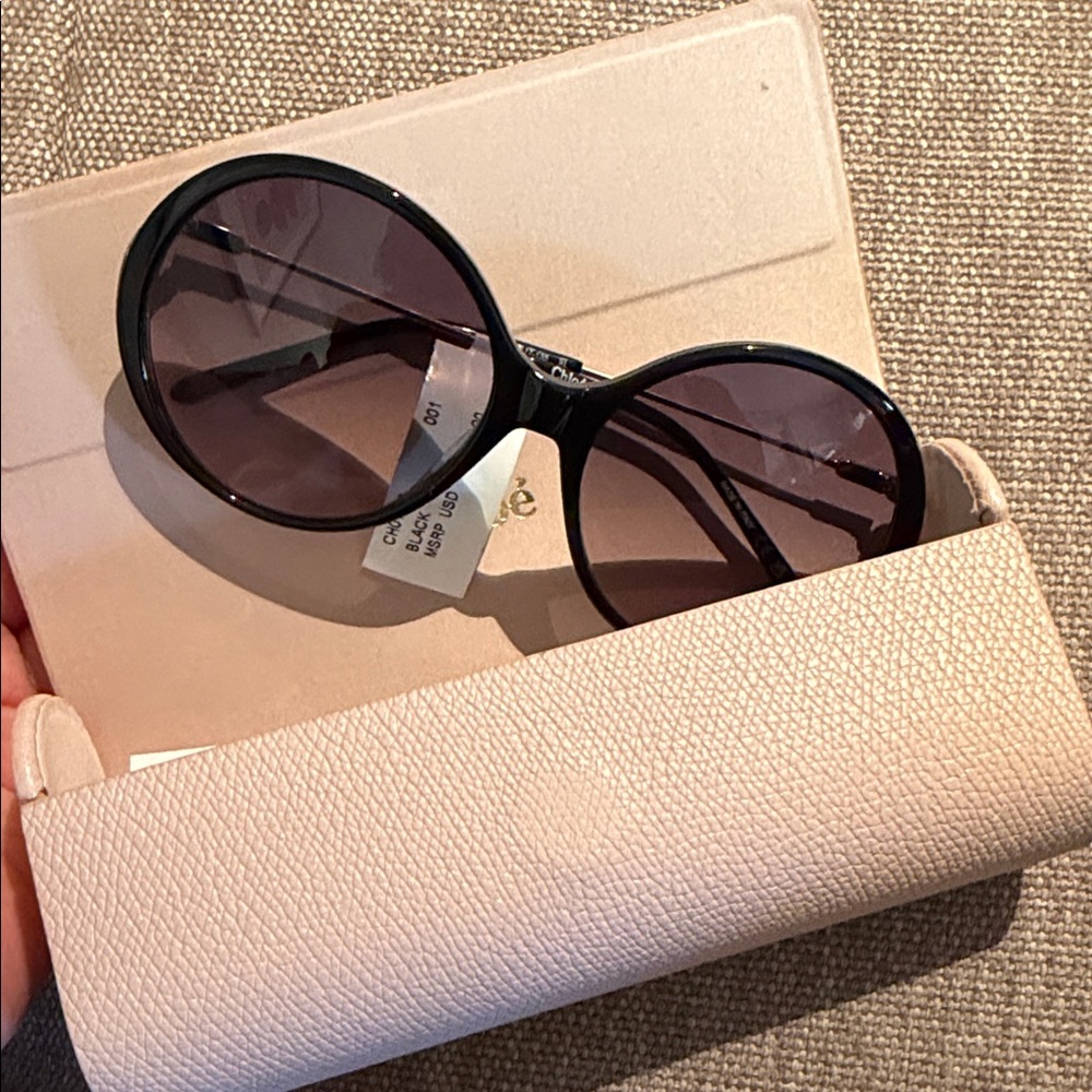 Chloe Black and gold-tone Oversized Sunglasses - Picture 9 of 10